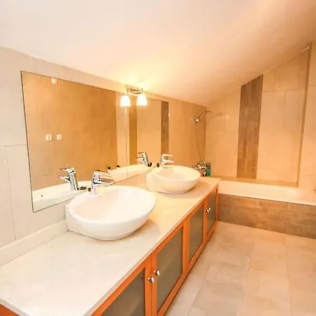 Three Bedroom Duplex Penthouse In Casares Apartment *