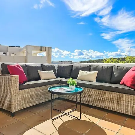 Three Bedroom Duplex Penthouse In Casares Apartment *